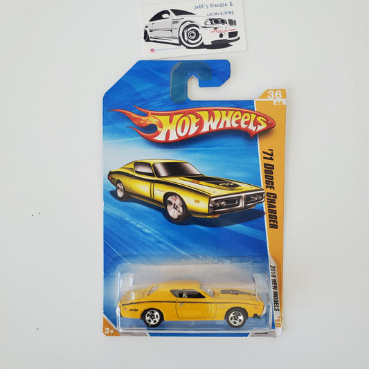 2010 Hot Wheels '71 Dodge Charger #36