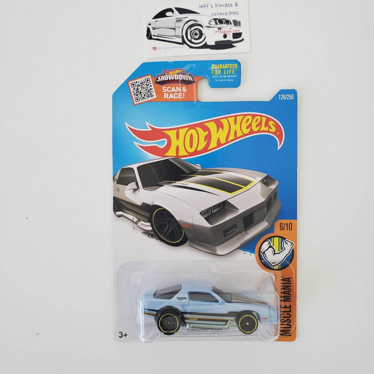 2016 Hot Wheels Camaro Z28 #126 Muscle Mania