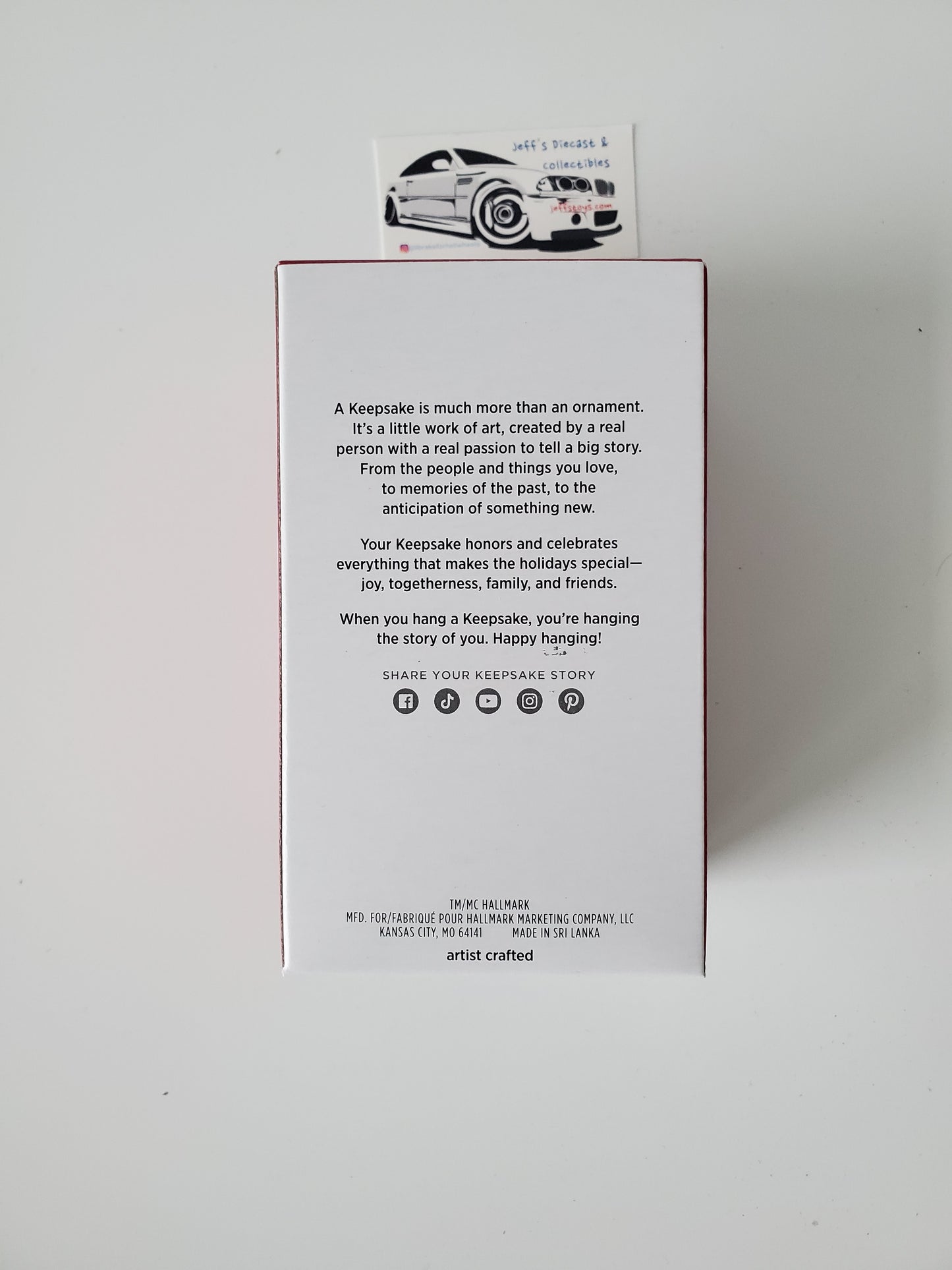 2024 Hallmark Dumb and Dumber Mutt Cutts Van Ornament