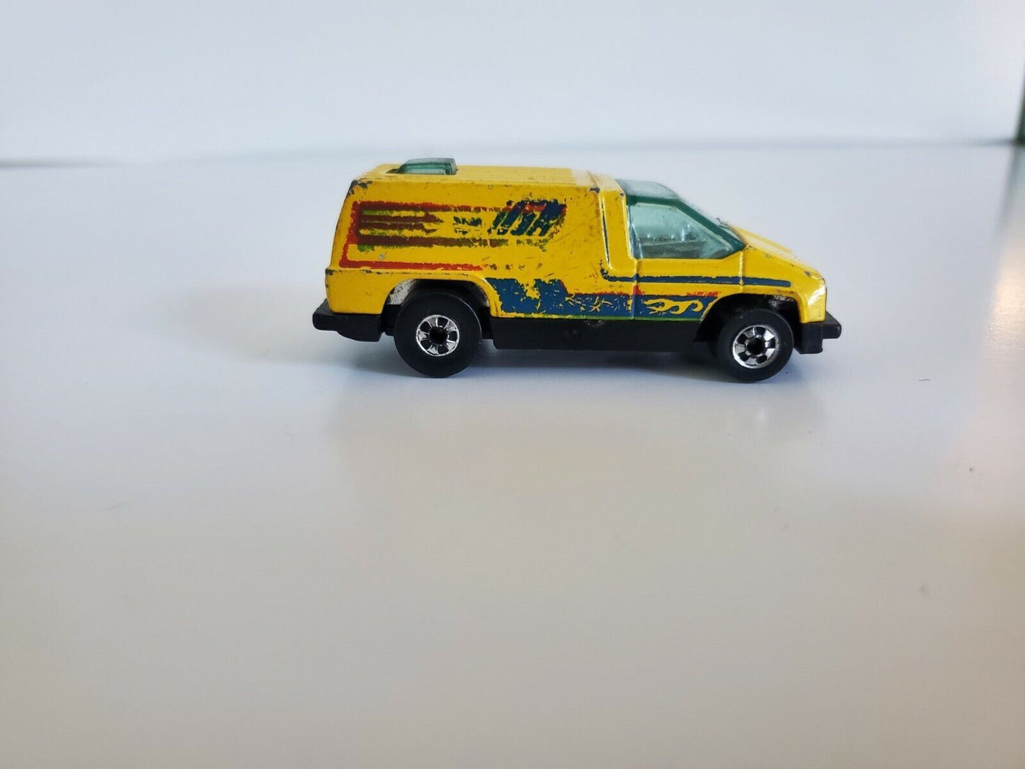 1978 Hot Wheels Inside Story Van Yellow - Hong Kong - B