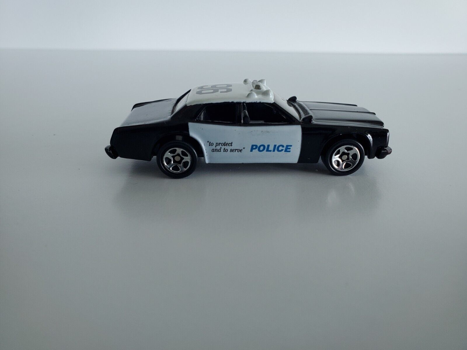 1977 Hot Wheels Police Car "To Serve and Protect" 96- - China