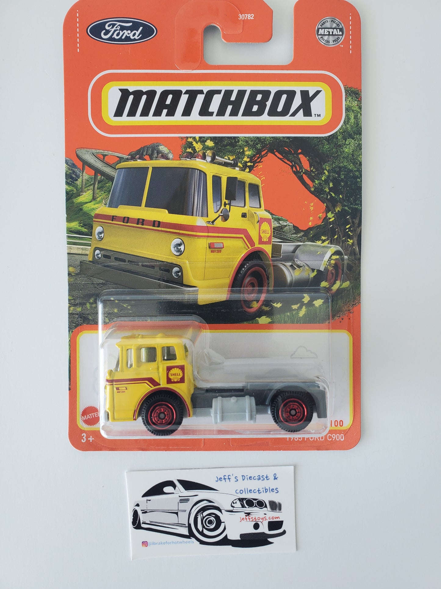 2022 Matchbox 1965 Ford C900 #63