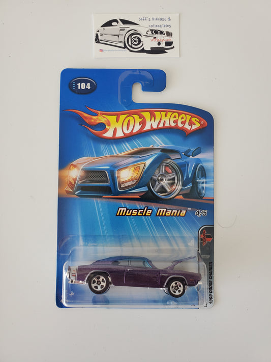 2005 Hot Wheels 1969 Dodge Charger #104 Muscle Mania