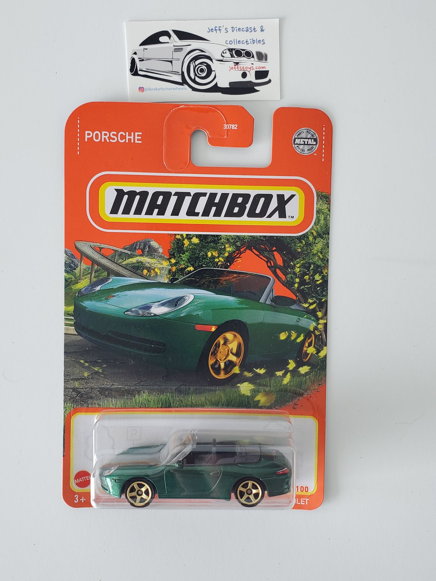 2021 Matchbox Porsche 911 Cabriolet #27 Green