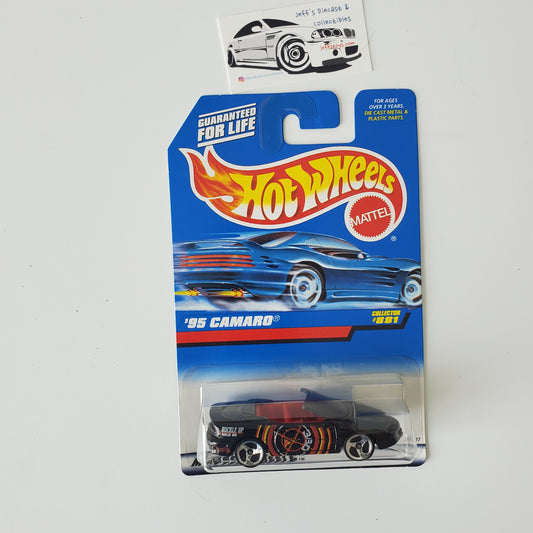 1998 Hot Wheels '95 Camaro #881 **Damaged Bubble