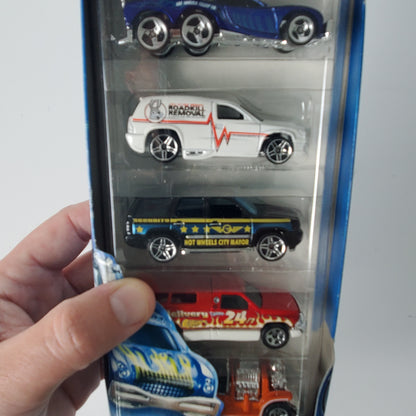 2007 Hot Wheels City 5 Pack Mayor Chevy Tahoe Dodge Ram