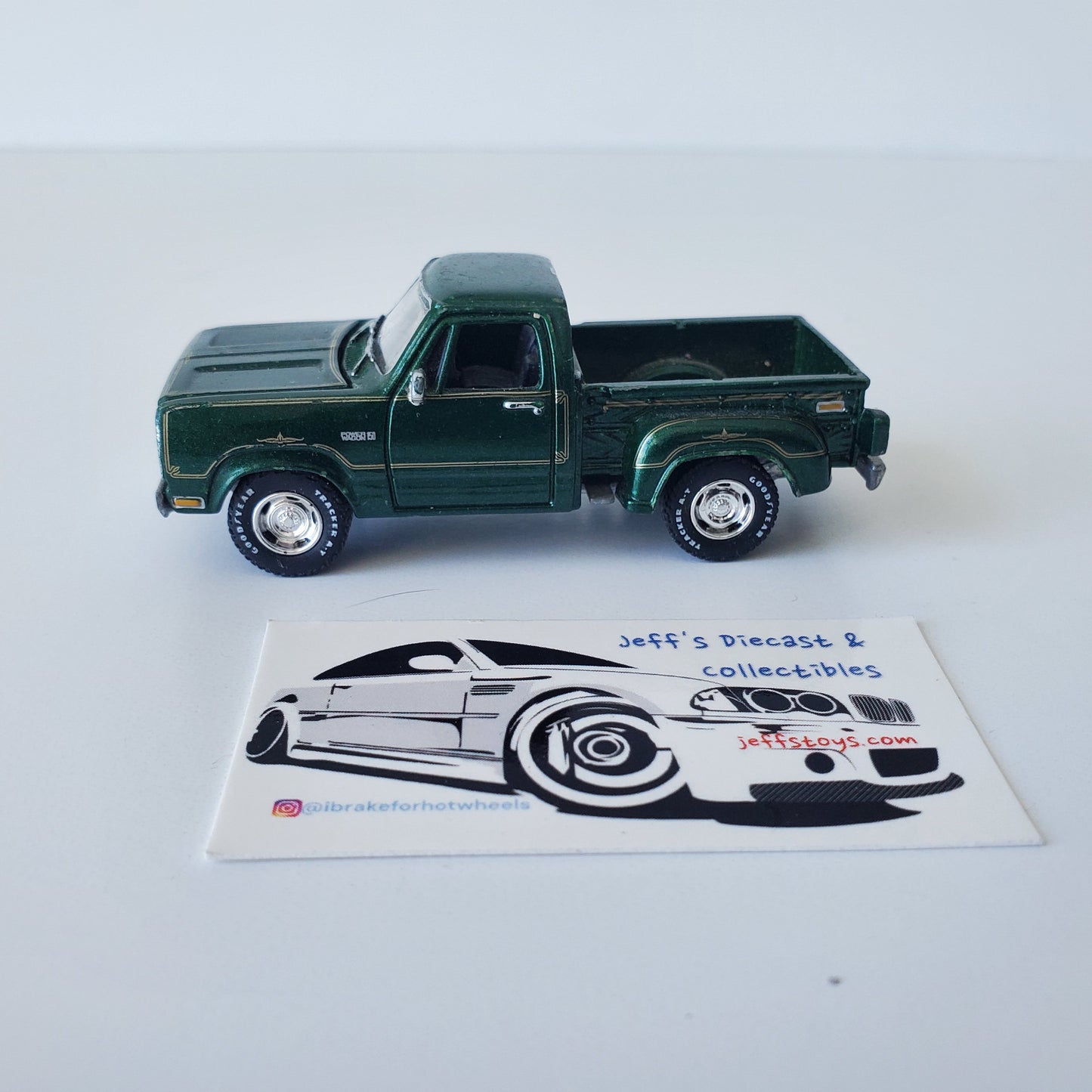 2016 Johnny Lightning 1978 Dodge Warlock Green