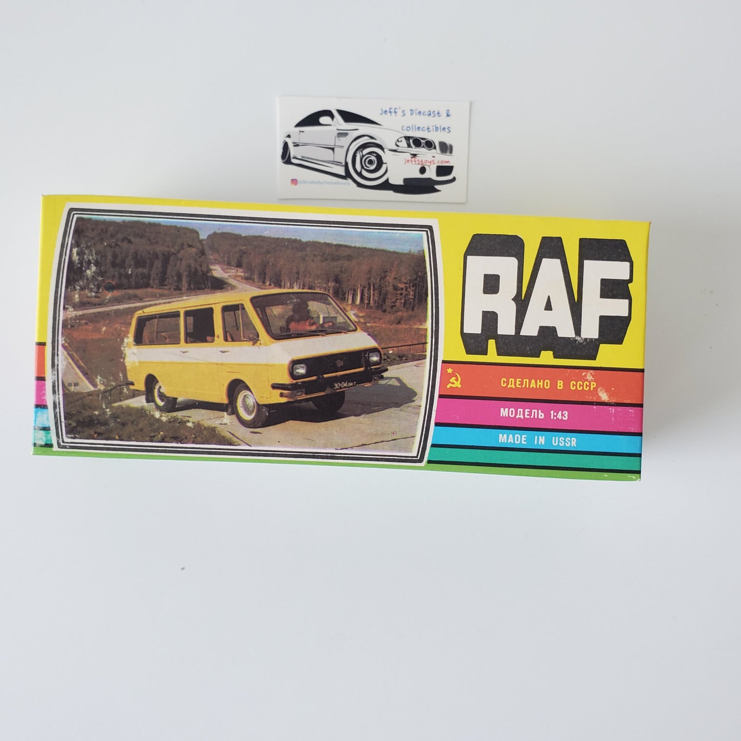 RAF - M 22031 Ambulance 1:43 Scale Diecast USSR CCCP STRETCHER Russian