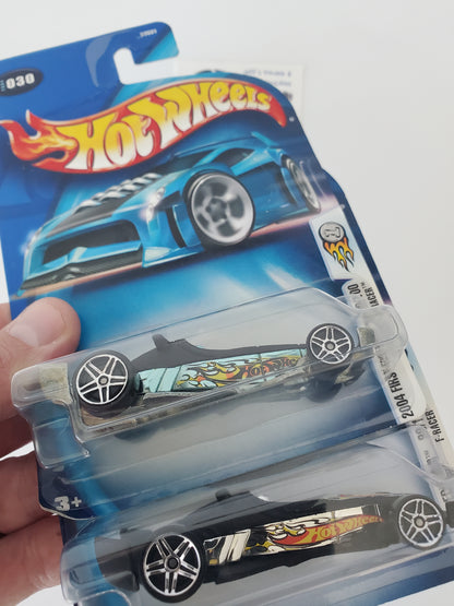 2004 Hot Wheels F-Racer #30 - 2 Variations - Lot of 2