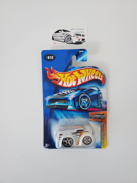 2004 Hot Wheels Blings Dairy Delivery #12