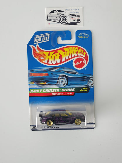 1999 Hot Wheels Mercedes C-Class #945