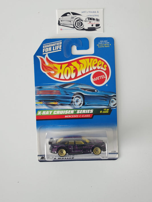 1999 Hot Wheels Mercedes C-Class #945