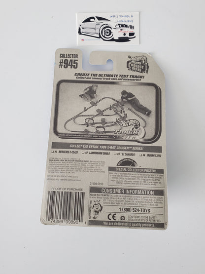 1999 Hot Wheels Mercedes C-Class #945