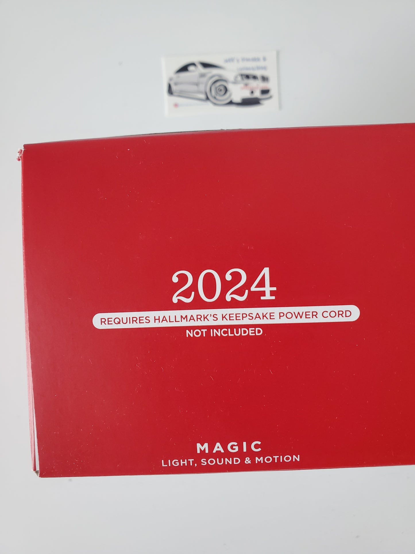 2024 Hallmark Magic Snowball Claw Game Magic Ornament