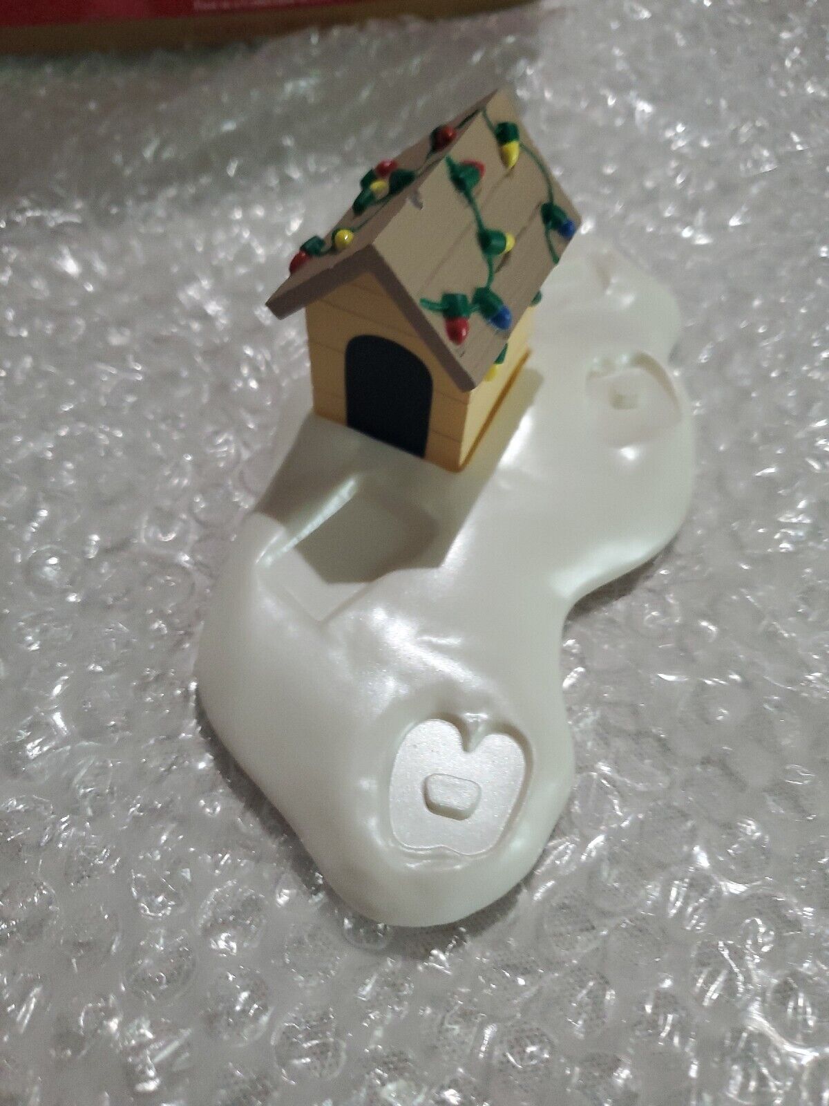 2000 Hallmark Keepsake Ornament Woodstock On Doghouse Snoopy Christmas - New