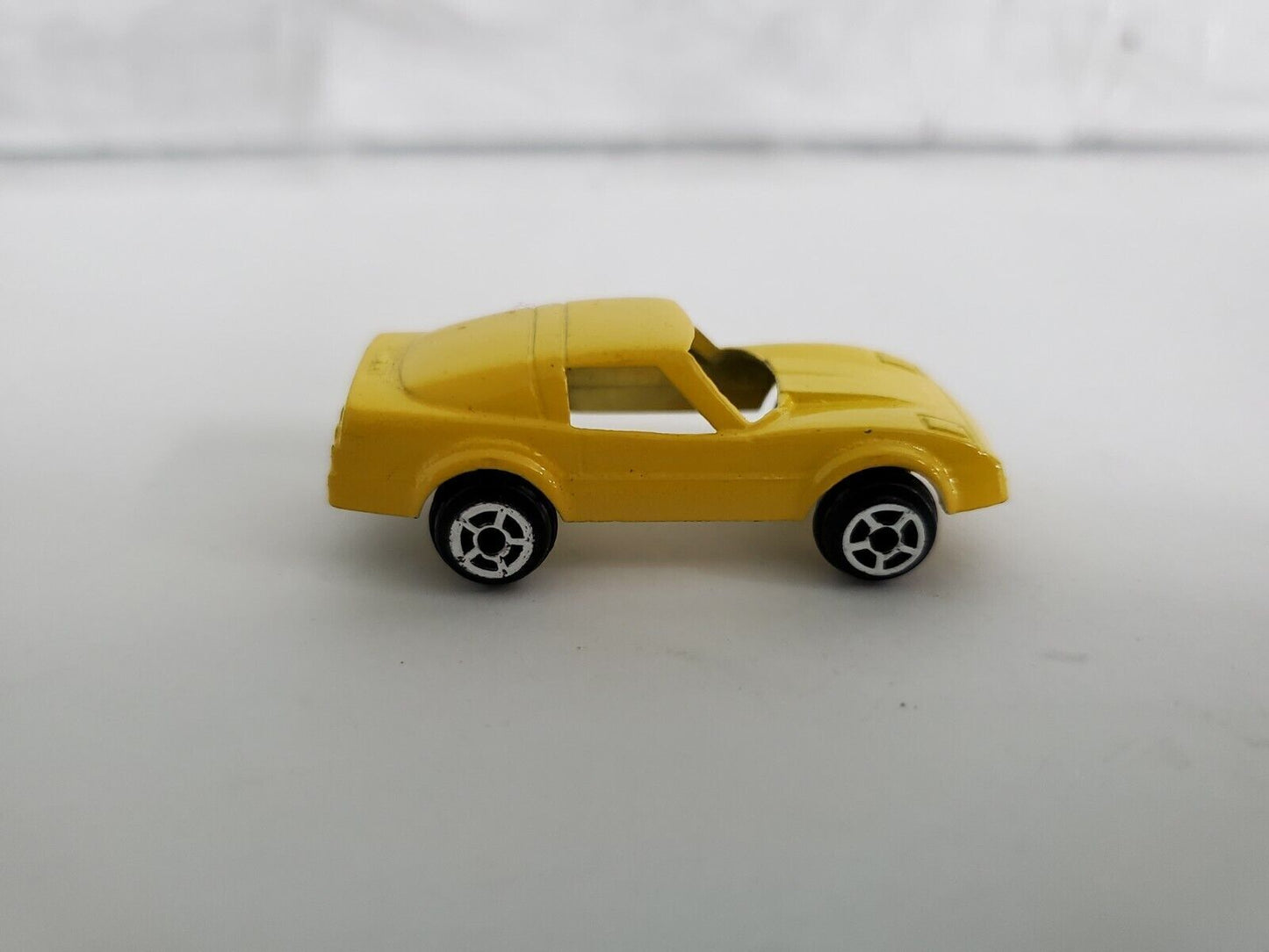 Tootsietoy Chevrolet Corvette Diecast - China Base - 1:87 Scale