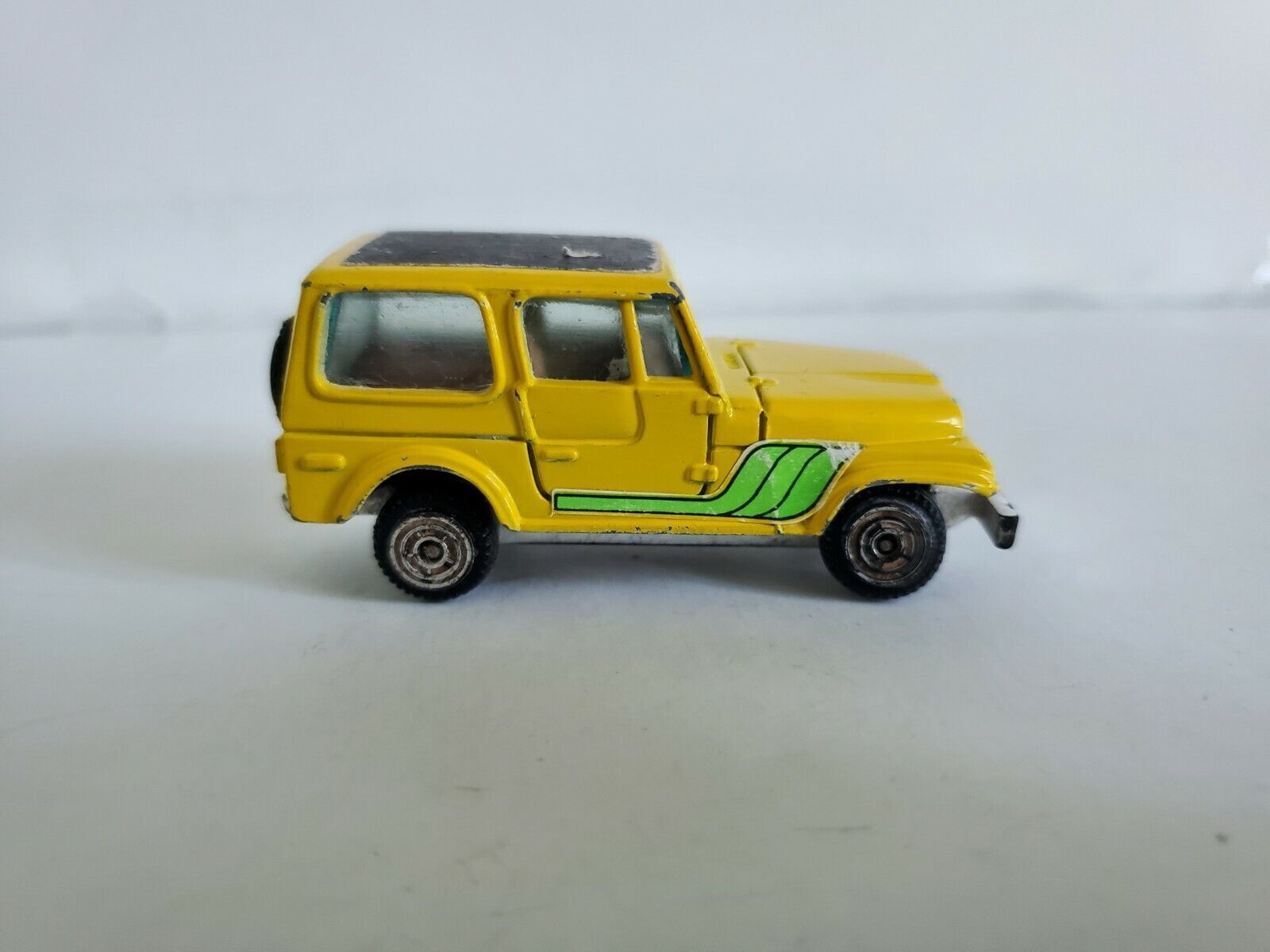 Kidco Tough Wheels Jeep Sunray 1:64 Scale - Hong Kong