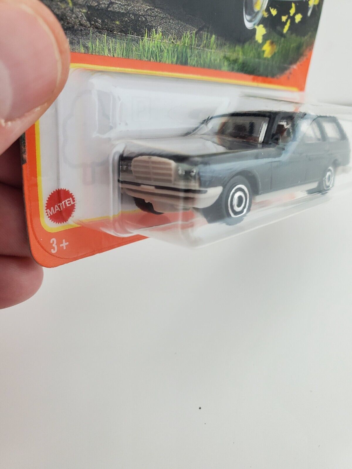 2022 Matchbox Mercedes-Benz W123 Wagon