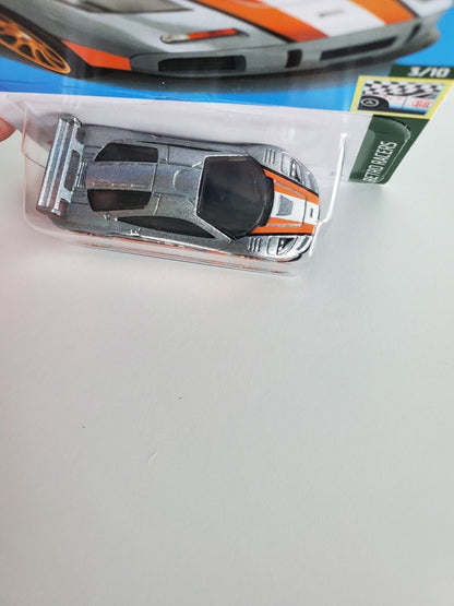 2022 Hot Wheels McLaren F1 GTR #57 Retro Racers