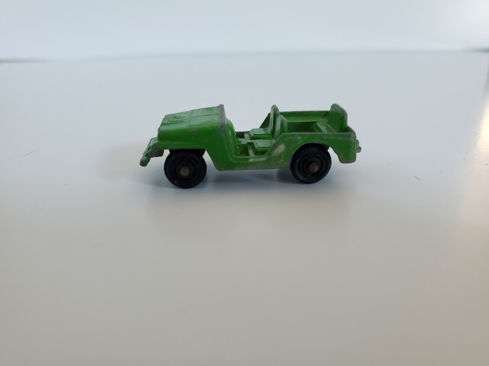 TootsieToy Army Jeep Diecast Light Green Star 