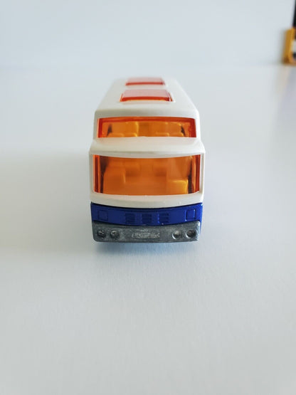 1977 Matchbox Lesney Airport Coach American Airlines #65 - Nice!