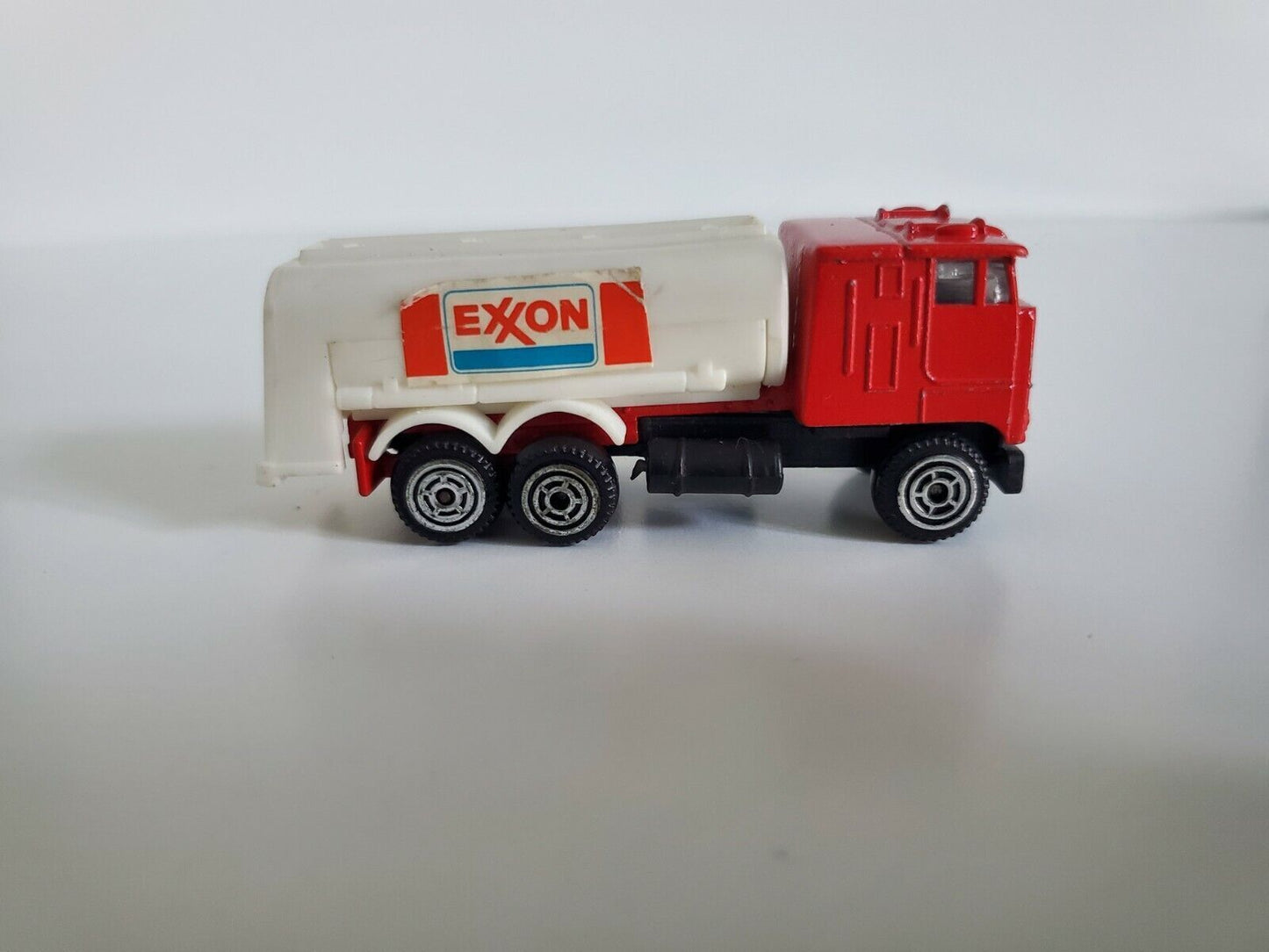 Yatming? Exxon Tanker Freightliner Sleeper Straight Truck Delivery - Hong Kong B